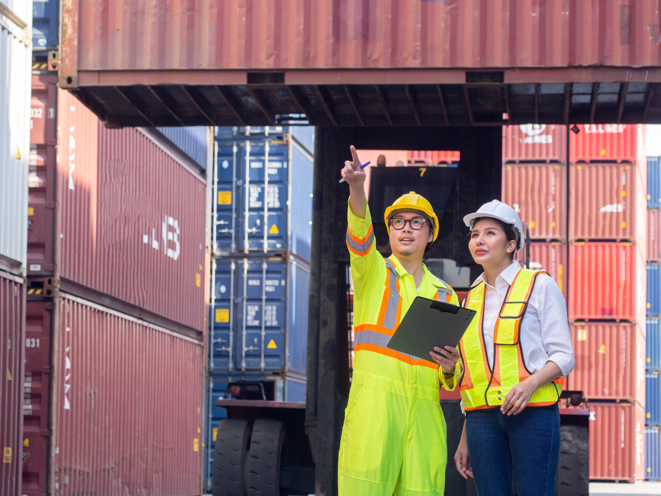Behind the Scenes: What Really Happens at a Customs Clearance Agency in the UK